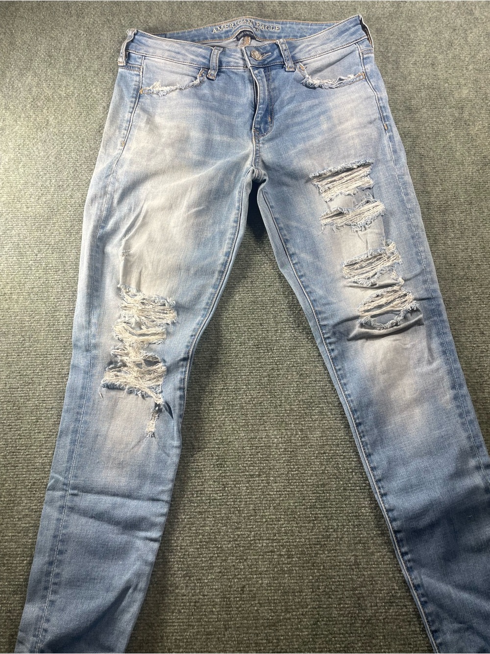 American Eagle Outfitters Light Wash Distressed Skinny Jeans